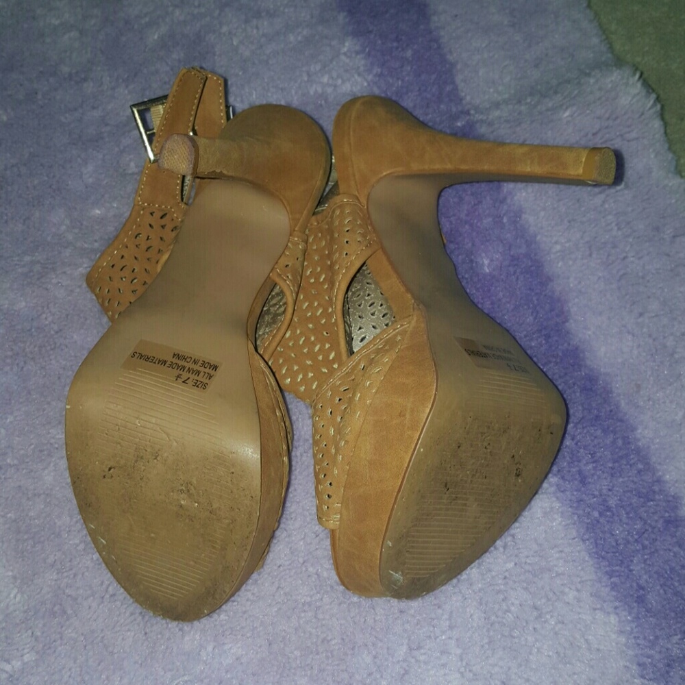 High Heels - Picture 6 of 6